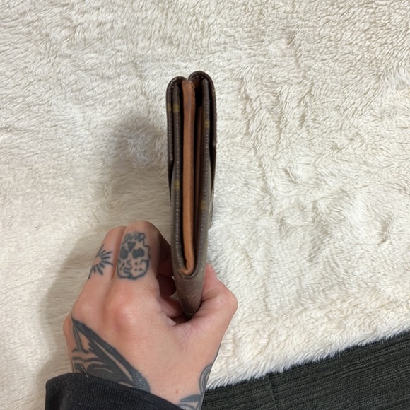 Auth. LOUIS VUITTON Monogrammed Authentic Wallet - Picture 5 of 11